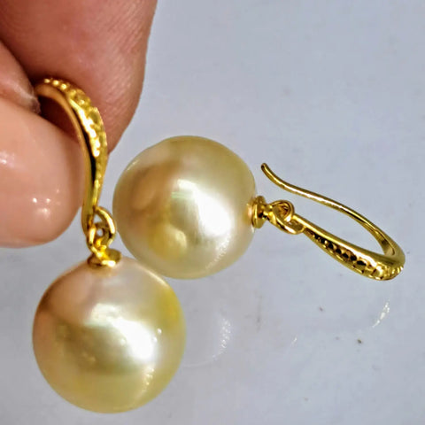 Let’s Talk About South Sea Pearls