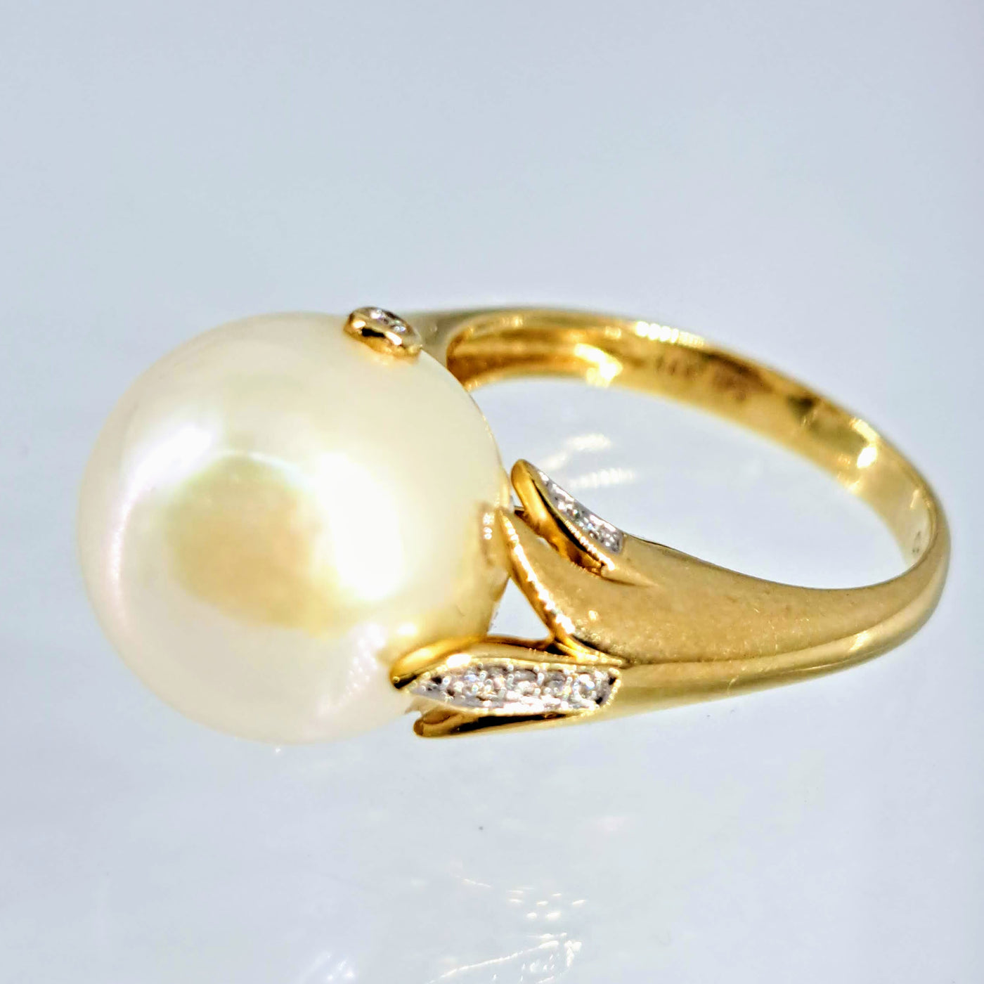 "Island Empress" Sz 7 Ring - Pearl, Diamonds, 14k Gold