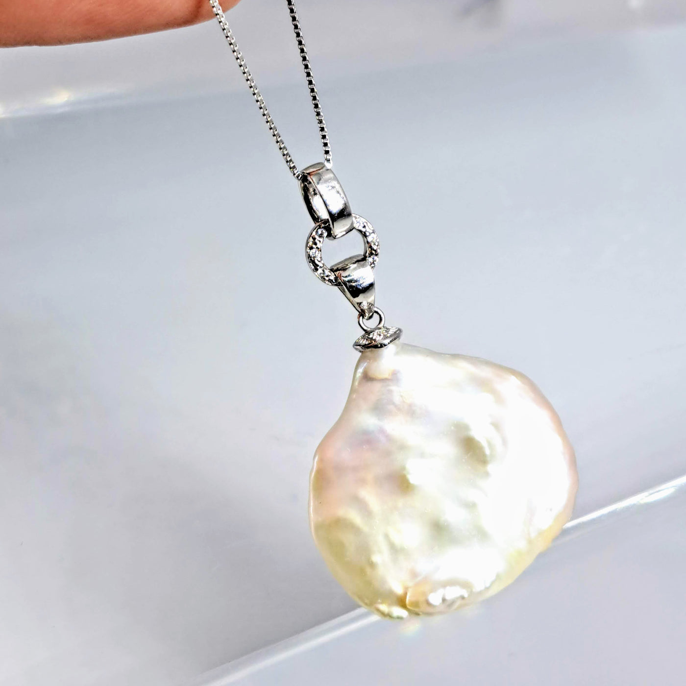 "Paddle Pearl" Pendant Necklace - Pearl, Topaz, Anti-Tarnish Silver
