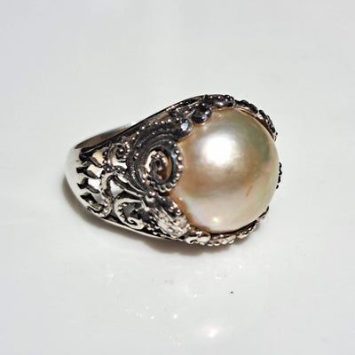 "My Octopus Pearl" Size 8 Ring - Mabé Pearl, Sterling