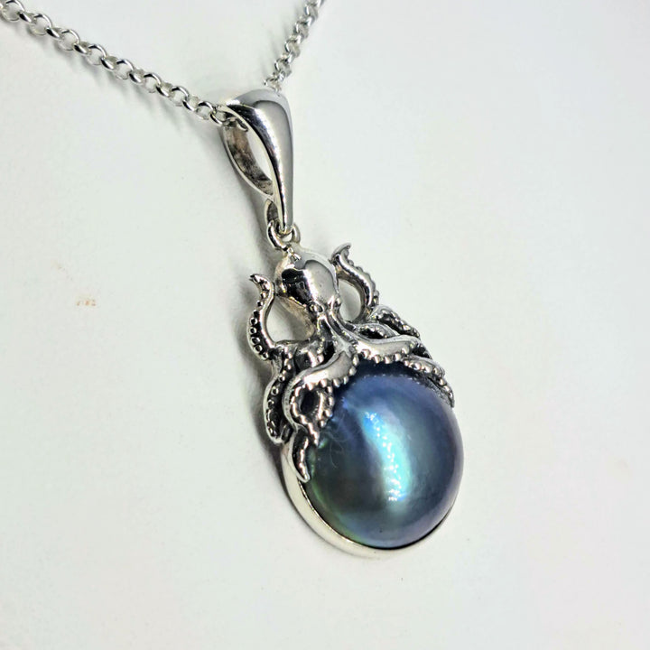 "My Octopus Pearl" Pendant Necklace - Mabé Pearl, Sterling