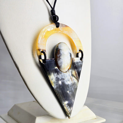 "Viking-Chic-Divine" Pendant Necklace - Horn, Cotton