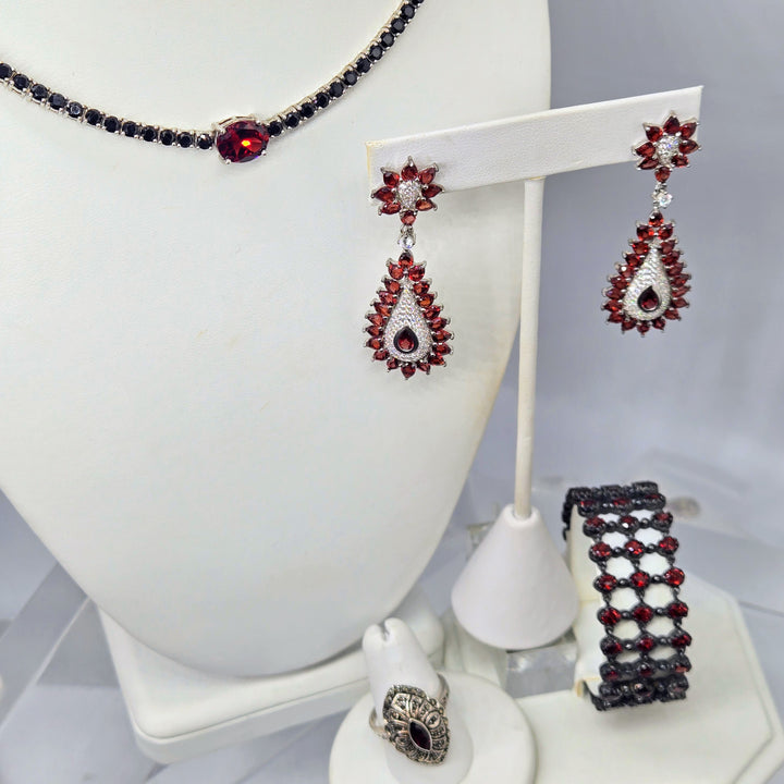 "Equire" Adjustable-length Tennis Necklace - Black Spinel, Garnet. Anti-tarnish Sterling