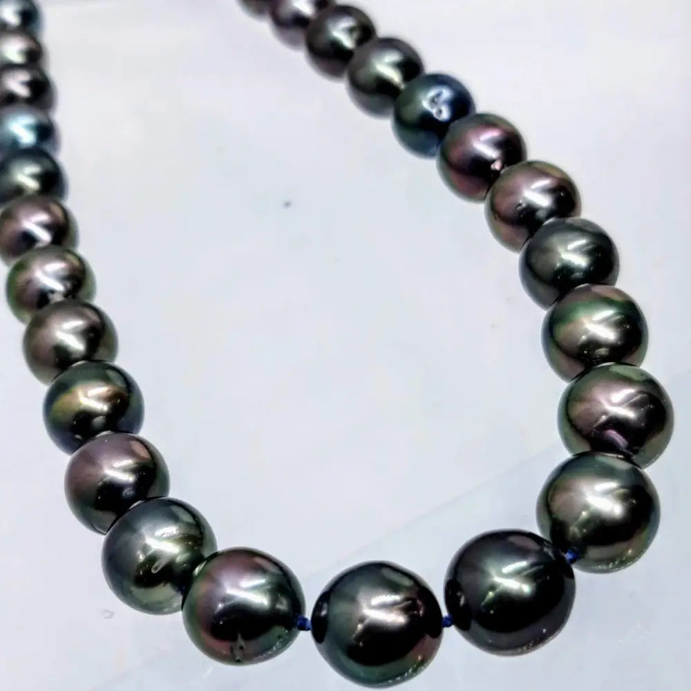 ?AUbergine Dream’ 17’’ Necklace- Tahitian Pearls 18k Gold - Necklace