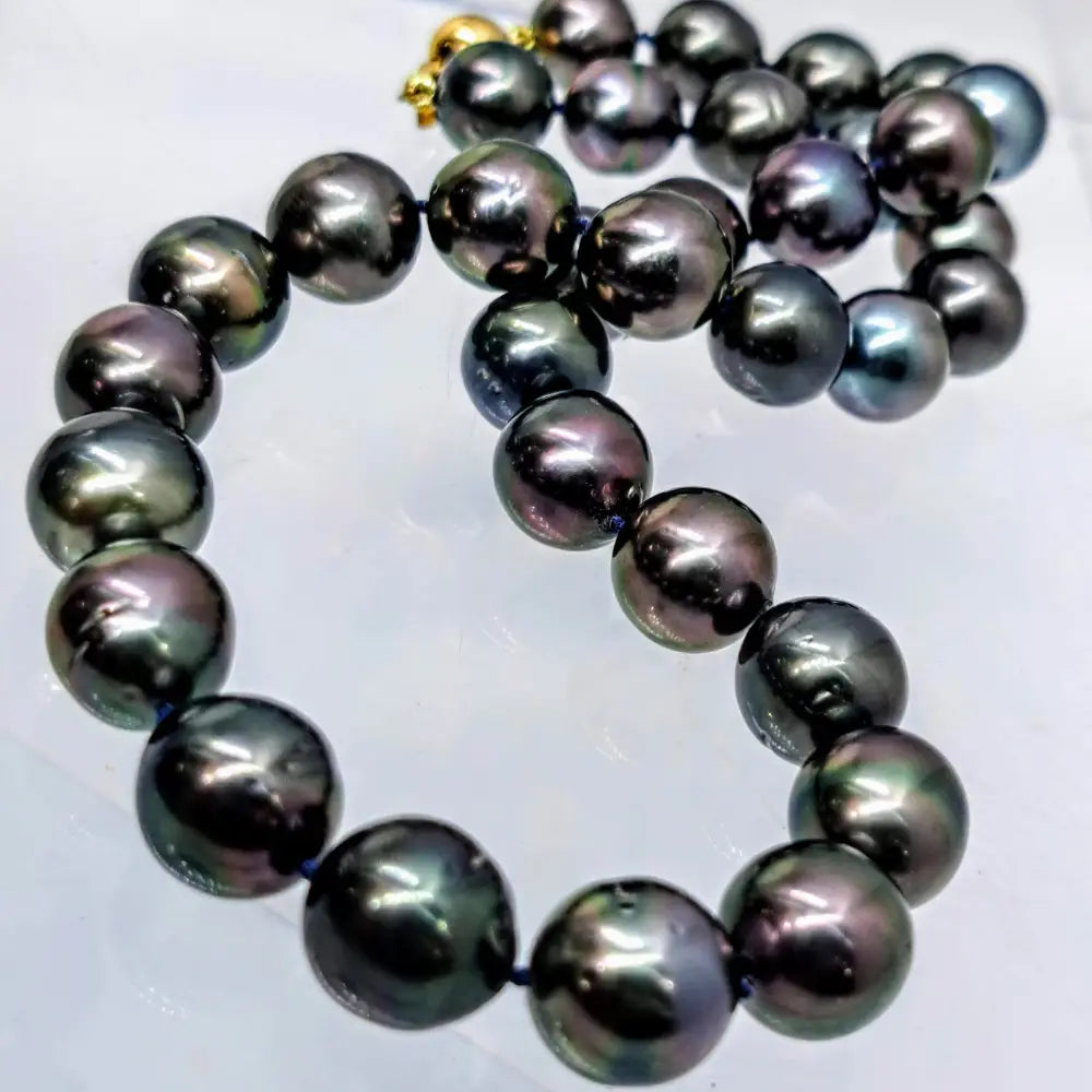 ?AUbergine Dream’ 17’’ Necklace- Tahitian Pearls 18k Gold - Necklace