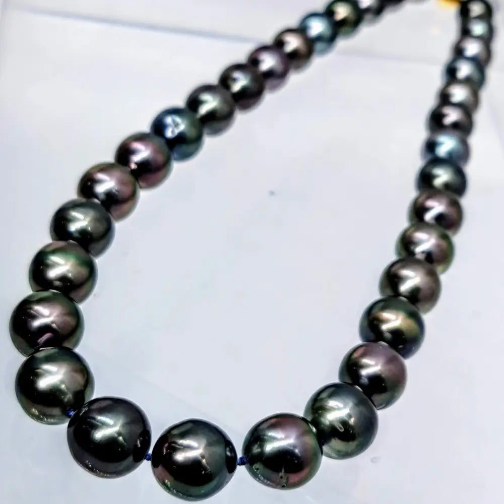 ?AUbergine Dream’ 17’’ Necklace- Tahitian Pearls 18k Gold - Necklace