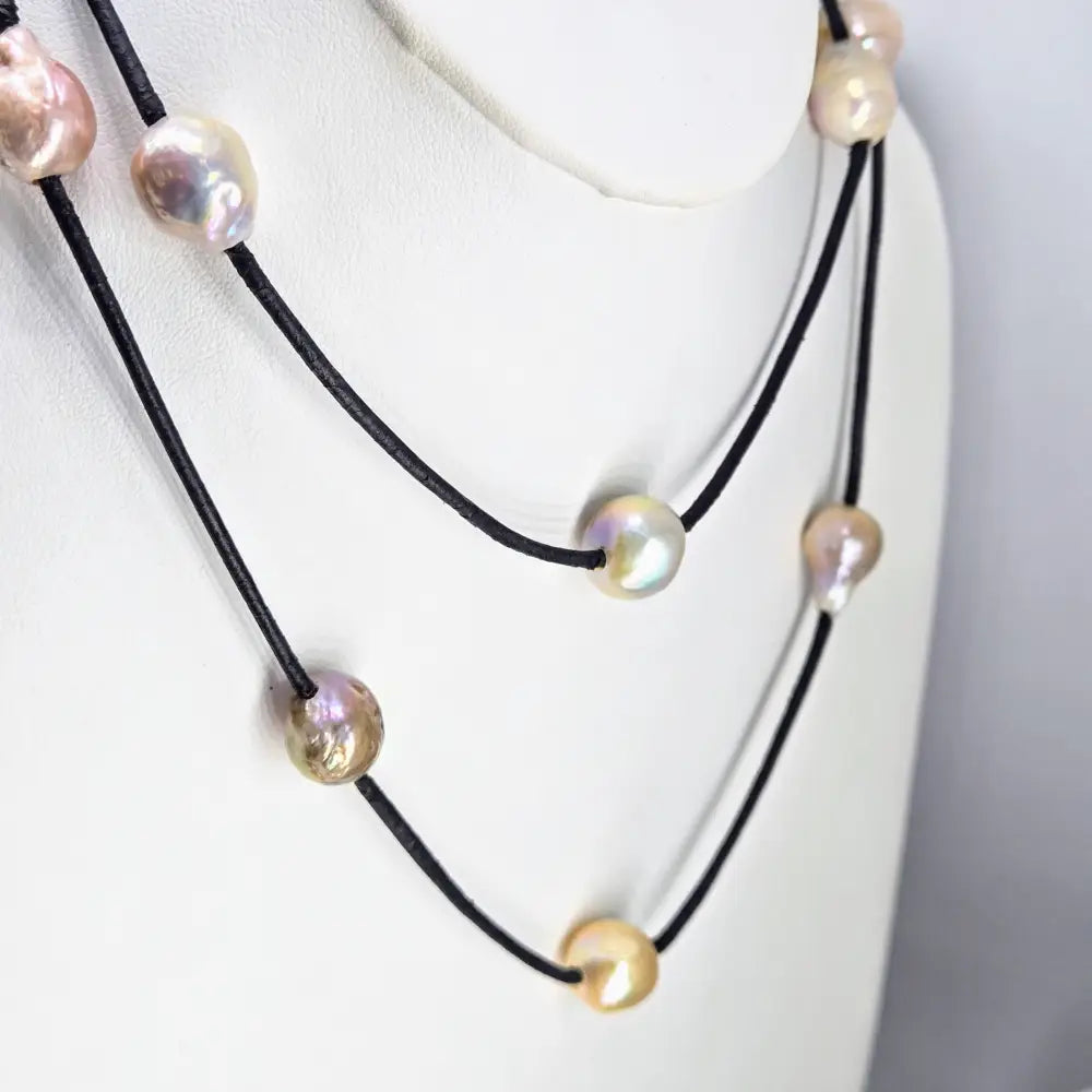 ?BAroque Twist’ 36’’ Convertible Necklace/bracelet - Edison Pearls Leather - Necklace