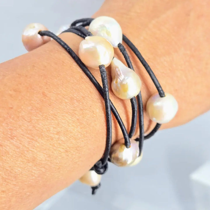 ?BAroque Twist’ 36’’ Convertible Necklace/bracelet - Edison Pearls Leather - Necklace