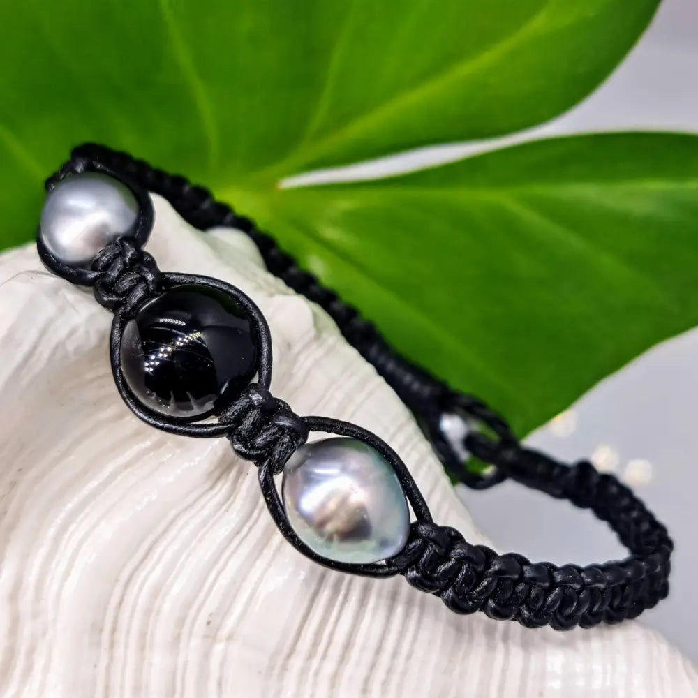 ?BOra Bora - Black & Mora!’ Bracelets - Tahitian Pearls Leather - 8.25’’ with Appx. 10x12mm 12mm Onyx Center - Bracelet