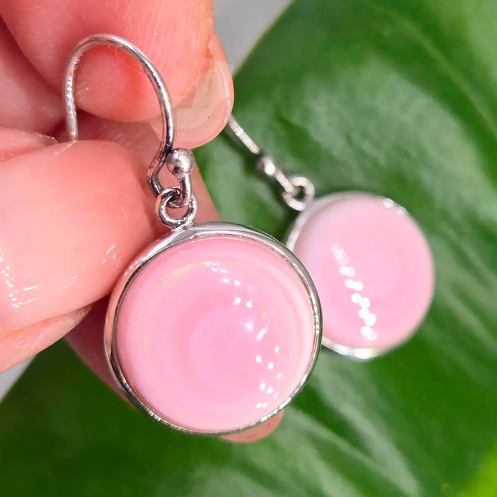 ?BUbblegum Queen’ 1.25’’ Earrings - Queen Conch Shell Anti-tarnish Sterling
