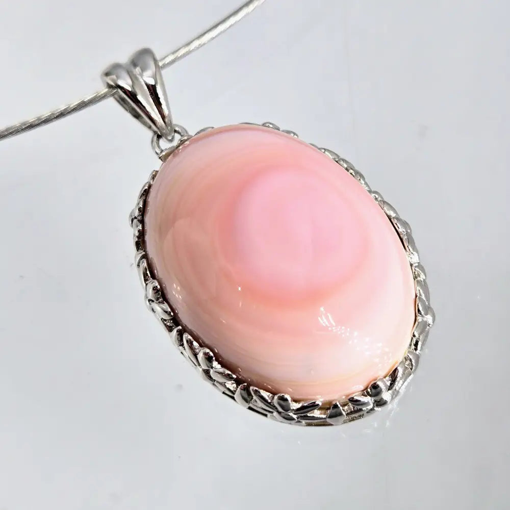?COnch-centric Circles’ 1.5’’ Pendant Necklace - Conch Shell Anti-tarnish Sterling