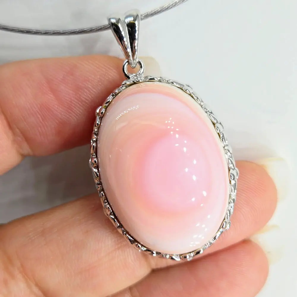 ?COnch-centric Circles’ 1.5’’ Pendant Necklace - Conch Shell Anti-tarnish Sterling