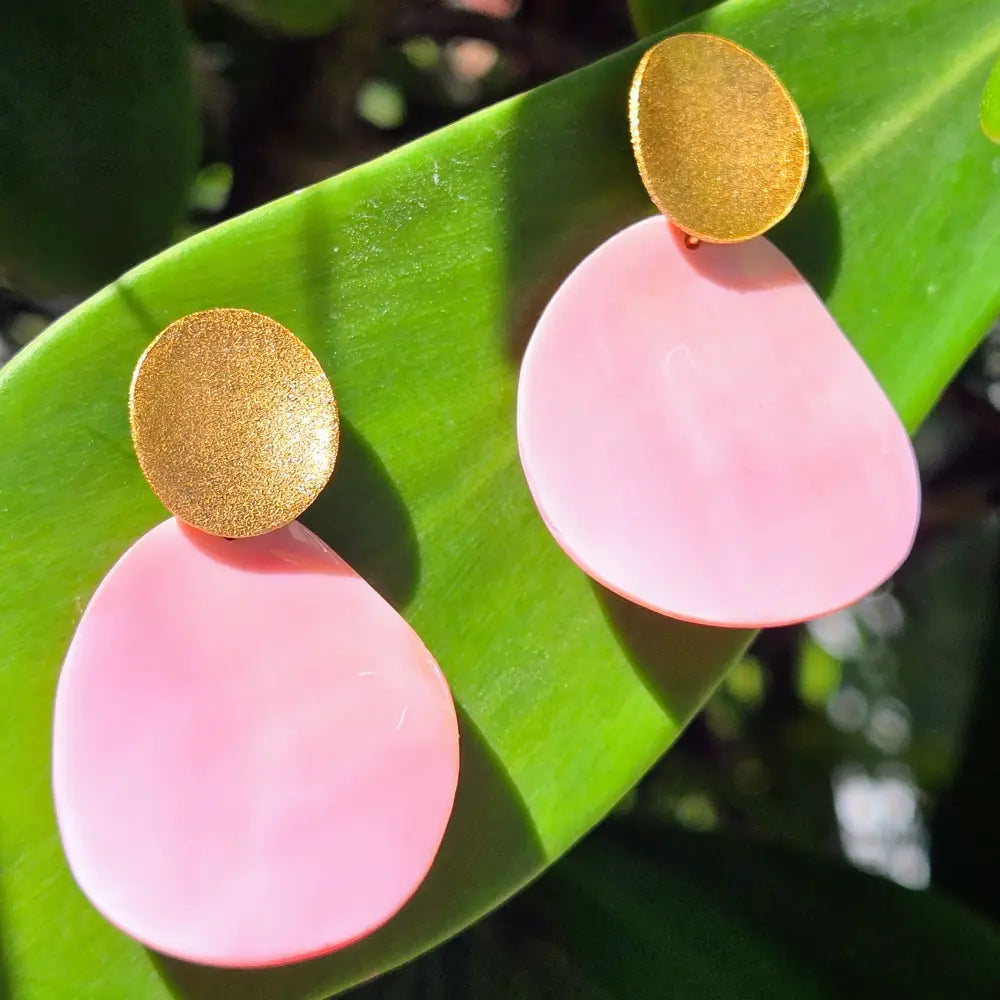 ?COnch Petals’ 1.75’’ Earrings - Carved Conch Shell Anti-tarnish Gold Sterling