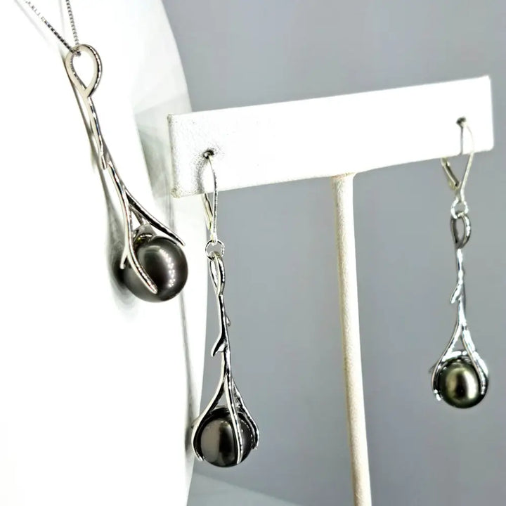 ?DIvining Rods’ 2.25’’ Earrings - Tahitian Pearls Anti-tarnish Sterling / Gold