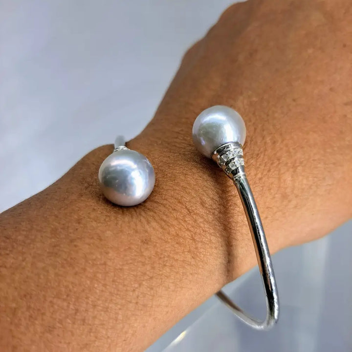 ?DOuble Bubble’ Med-lg Hinged Cuff Bracelet - 13mm Edison Pearls Topaz Sterling