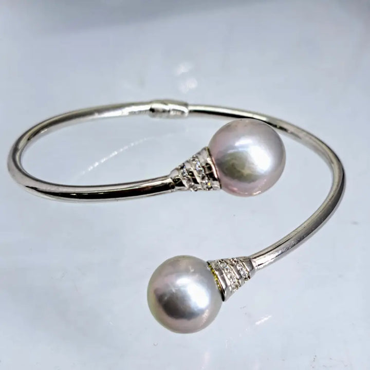 ?DOuble Bubble’ Med-lg Hinged Cuff Bracelet - 13mm Edison Pearls Topaz Sterling