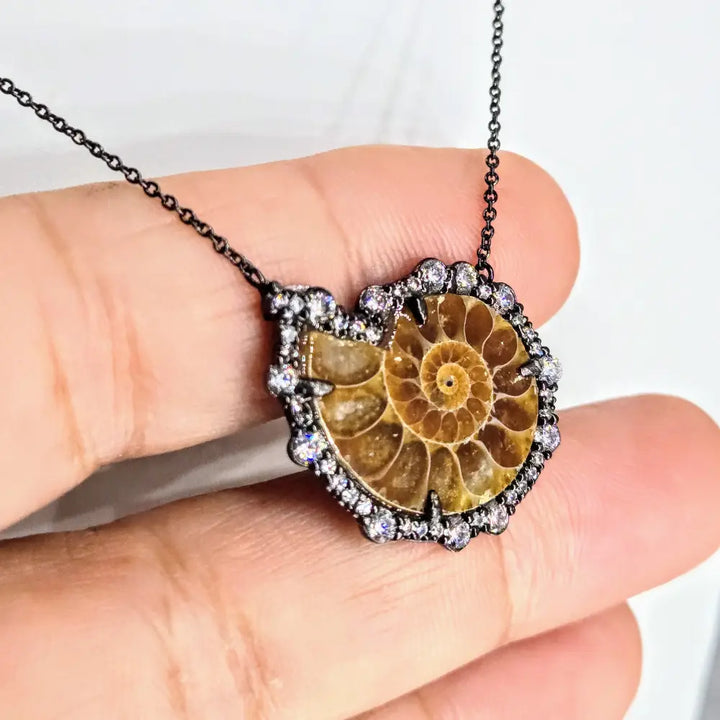 Fibonaci’s Baby 15-19’’ Necklace Halved Ammonite White Zircon Black Sterling - Earrings