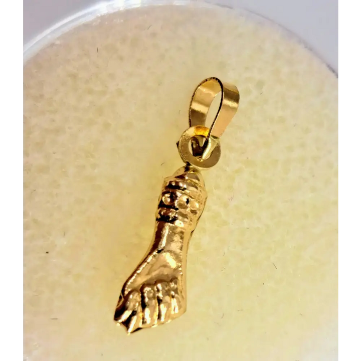 Outlet ?Girl Power!’ 1’’ Figa Pendant Charm - 14k Gold