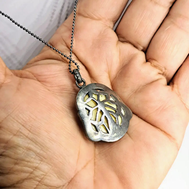 Outlet ?Happy Necklace’ Pendant - Diamond Carved Bone Black Sterling