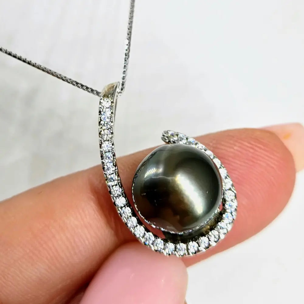 ?HOoked on Tahitians’ Pendant Necklace - Tahitian Pearl Zircon Crystals Anti-tarnish Sterling
