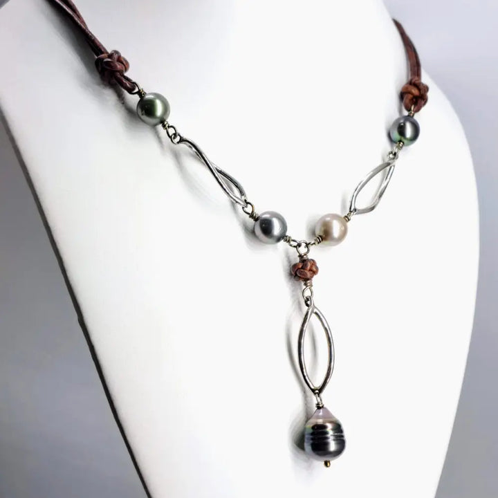 ?KEy West Casual Tahitians!’ 18’’ Necklace - Tahitian Pearls Leather - English (oiled, Dark Brown)