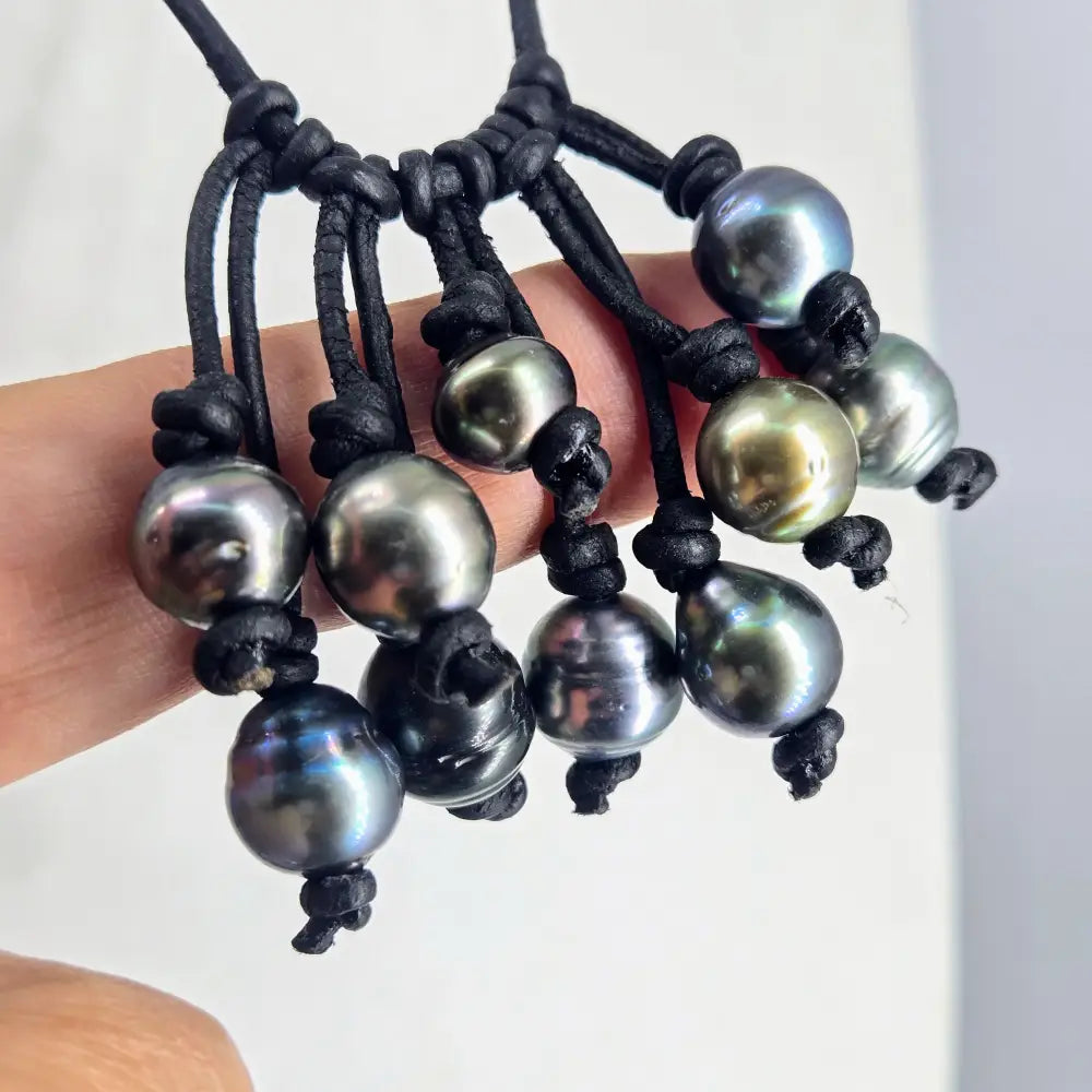 ?KEy West Style Tahitians!’ 18’’ - 20’’ Necklace - Tahitian Pearls Leather - Black