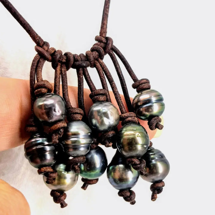 ?KEy West Style Tahitians!’ 18’’ - 20’’ Necklace - Tahitian Pearls Leather - English (oiled, Dark Brown)