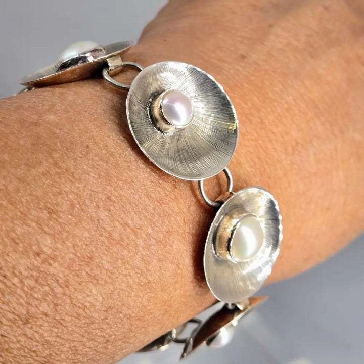 ?LIlly Pad’ 7.5’’ Bracelet - Pearls Sterling - White