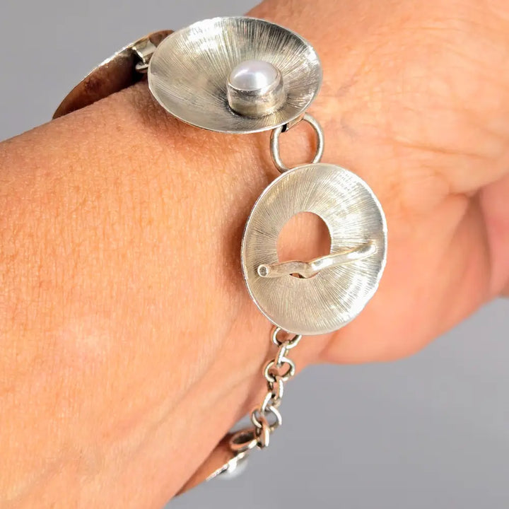 ?LIlly Pad’ 7.5’’ Bracelet - Pearls Sterling - White