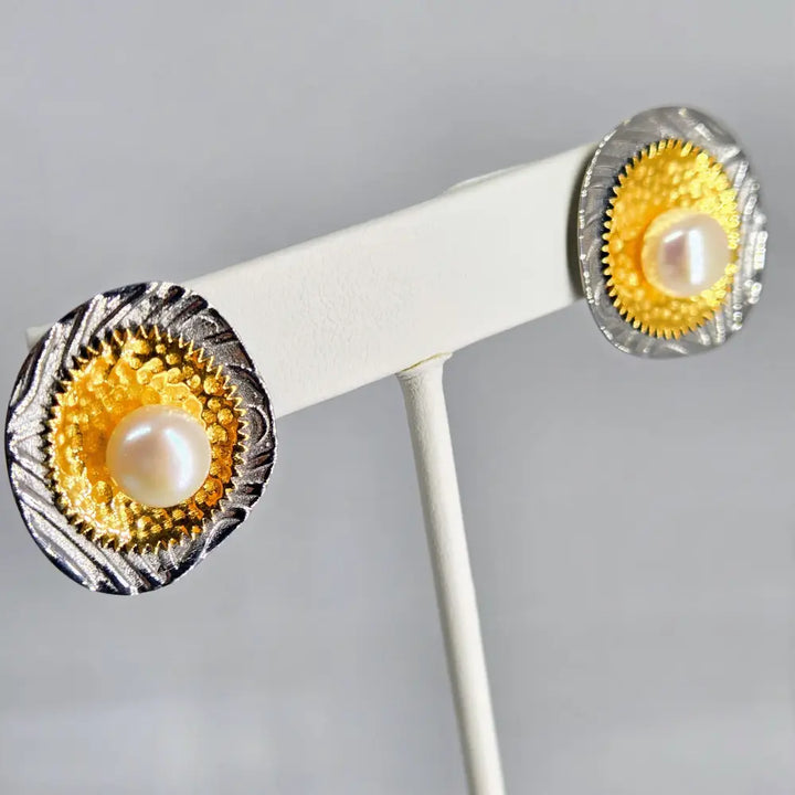 ?LIly Pad Pearls’ 1’’ Earrings - Pearl Black Sterling 18k Gold