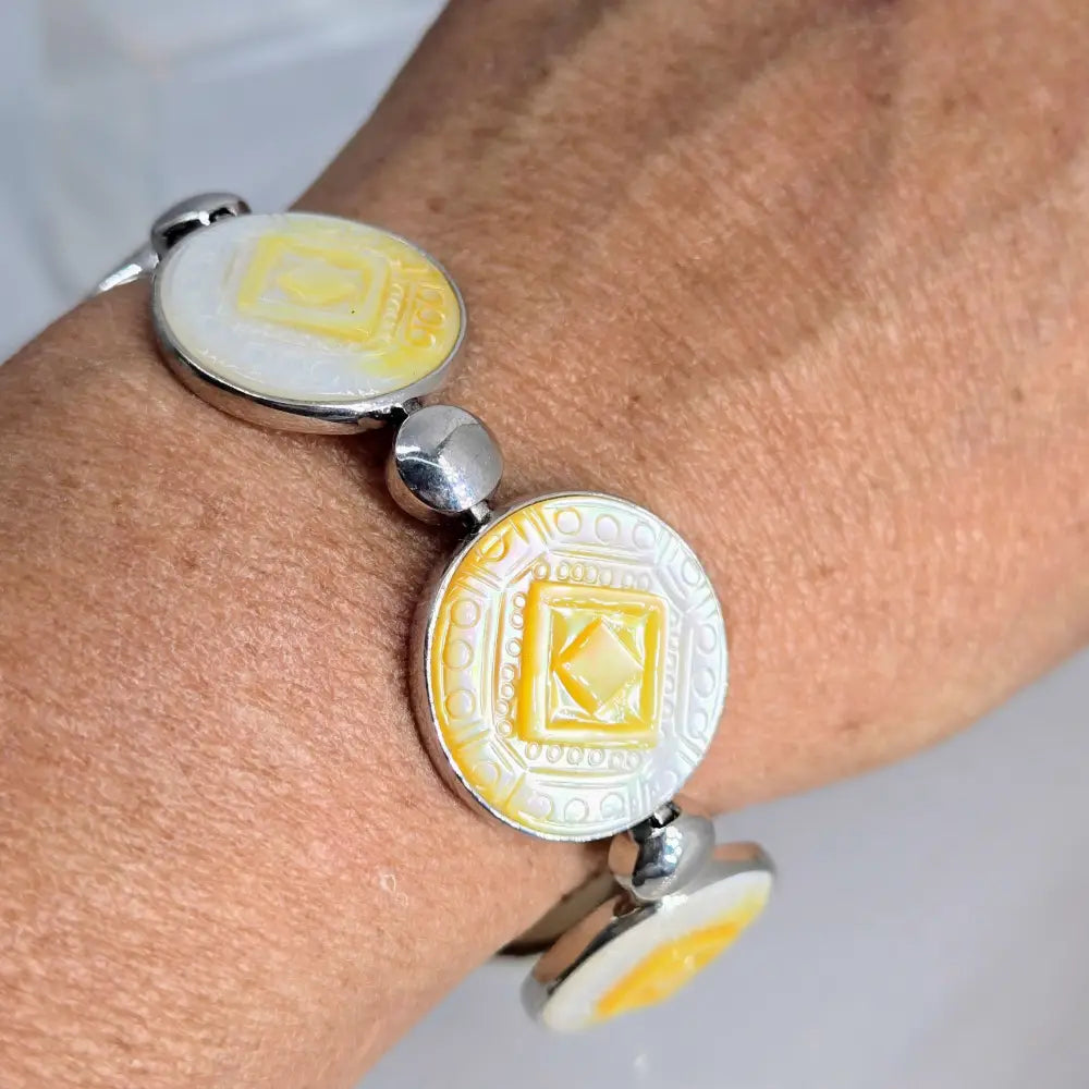 ?MEdallions’ 7’’- 8’’ Bracelet - South Sea Mother of Pearl Anti-tarnish Sterling