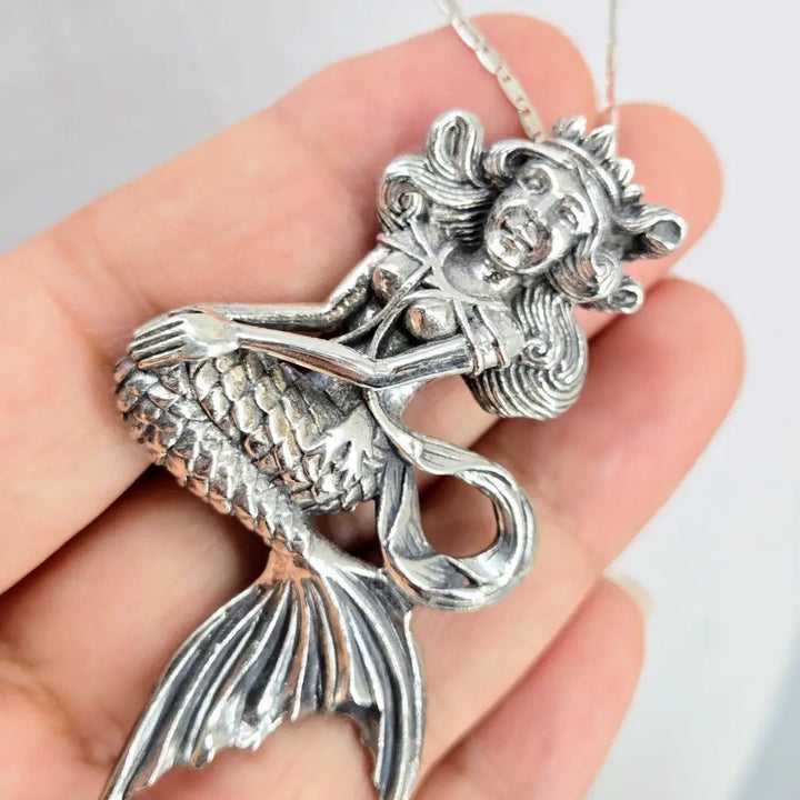 ?MErmaid Queen’ 2.5’’ Pendant Necklace - Sterling Mermaid
