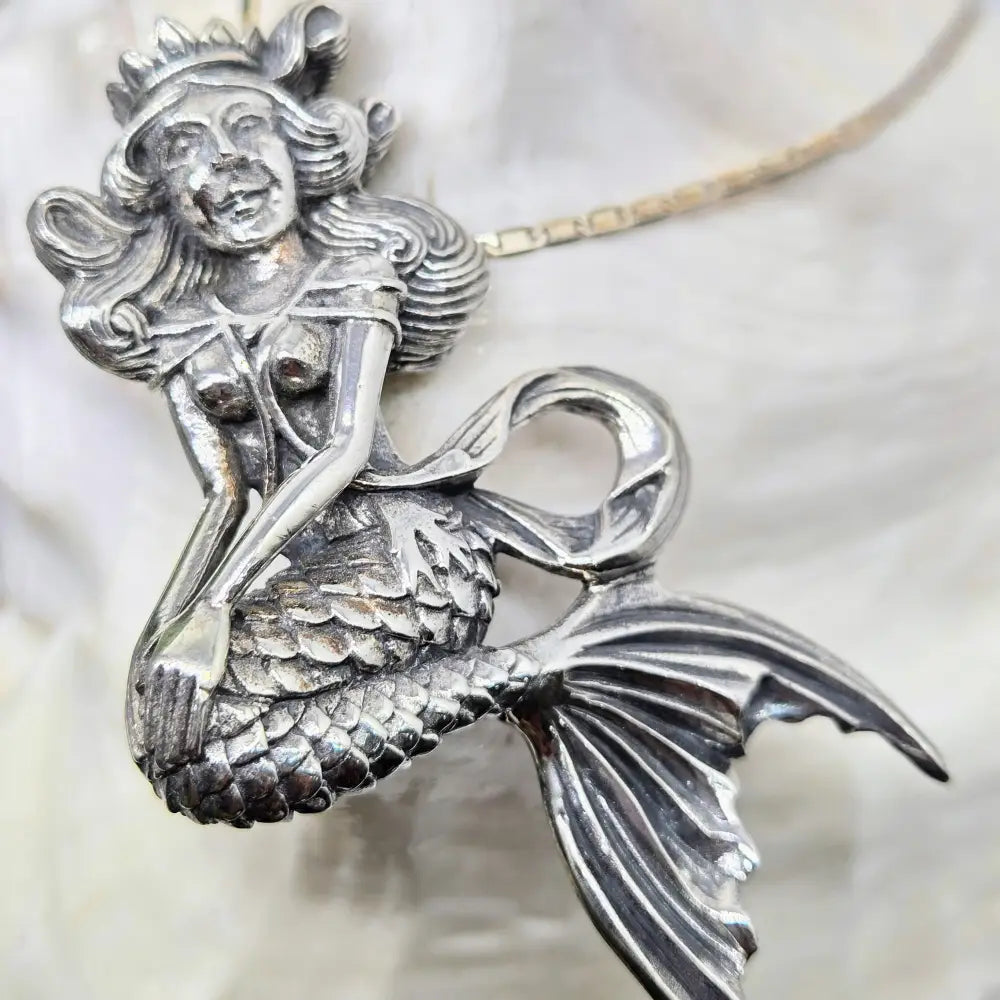 ?MErmaid Queen’ 2.5’’ Pendant Necklace - Sterling Mermaid