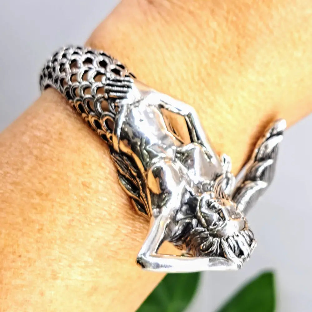 Outlet ?Mermaid’s Tail’ Sz Med to Lg Bracelet - Sterling Mermaid Hinged Cuff