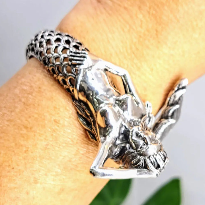 Outlet ?Mermaid’s Tail’ Sz Med to Lg Bracelet - Sterling Mermaid Hinged Cuff