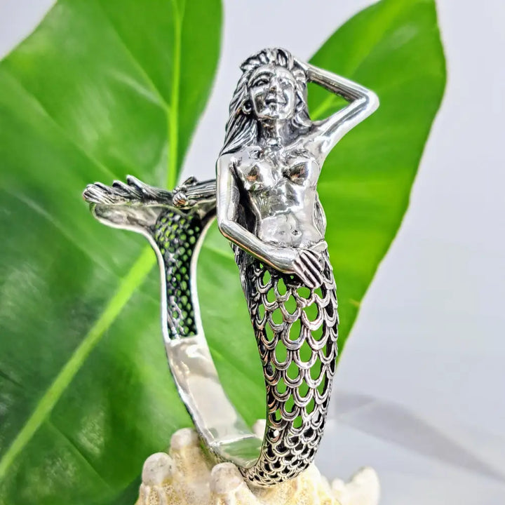 Outlet ?Mermaid’s Tail’ Sz Med to Lg Bracelet - Sterling Mermaid Hinged Cuff