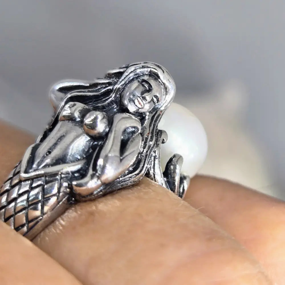 ?MErmaid’s Treat’ Adj Sz Ring - Sterling Pearl