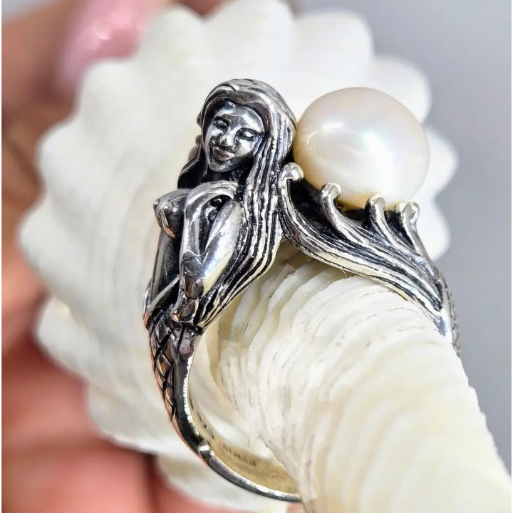 ?MErmaid’s Treat’ Adj Sz Ring - Sterling Pearl