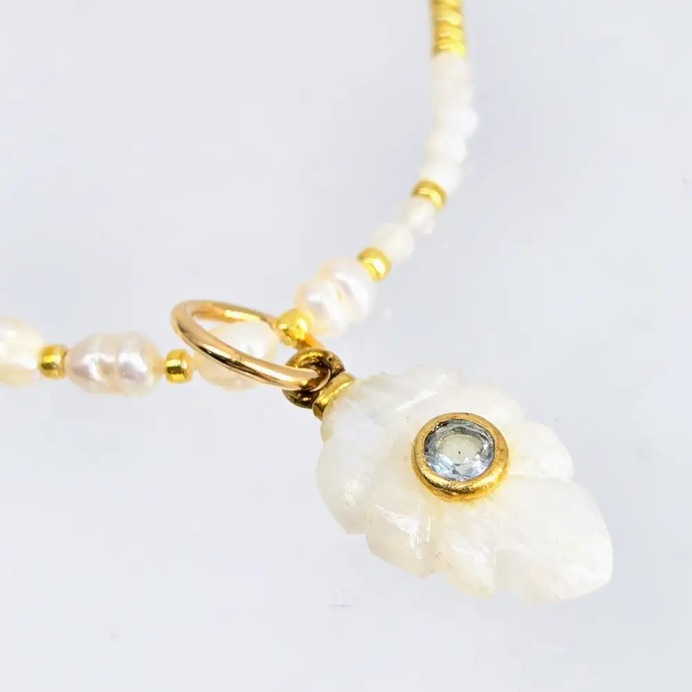 ?MOon Candy’ 16’’ - 18’’ Pendant Necklace - White Moonstone Topaz Pearls Gold Pvd
