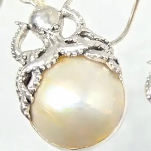 ?MY Octopus Pearl’ Pendant Necklace - Mabé Pearl Sterling