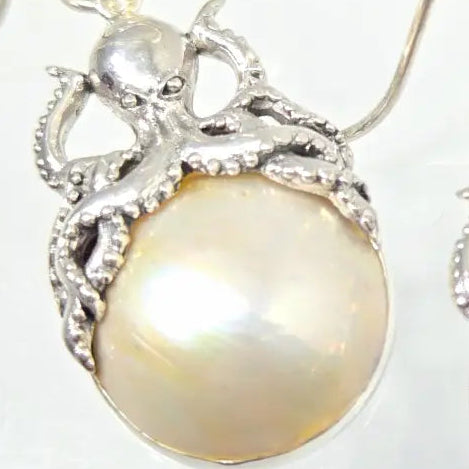 ?MY Octopus Pearls’ 1.75’’ Earrings - White Mabé Pearls Sterling - White