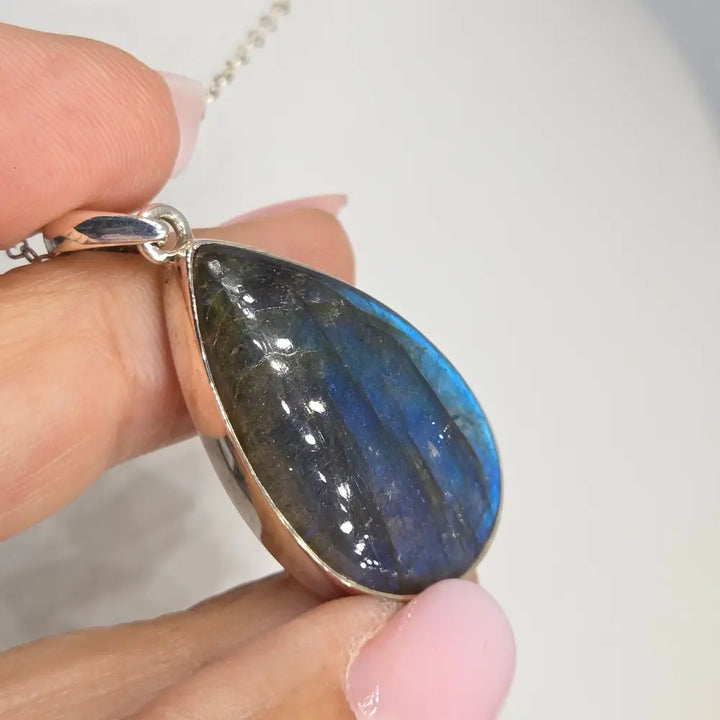 ?OCean Flame’ Pendant Necklace - Labradorite Sterling