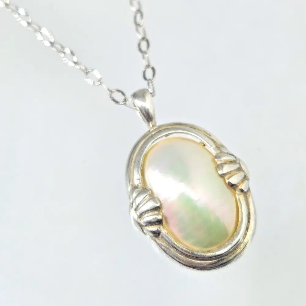 ?OLd & Nouveau’ Pendant Necklace - Mother of Pearl Sterling