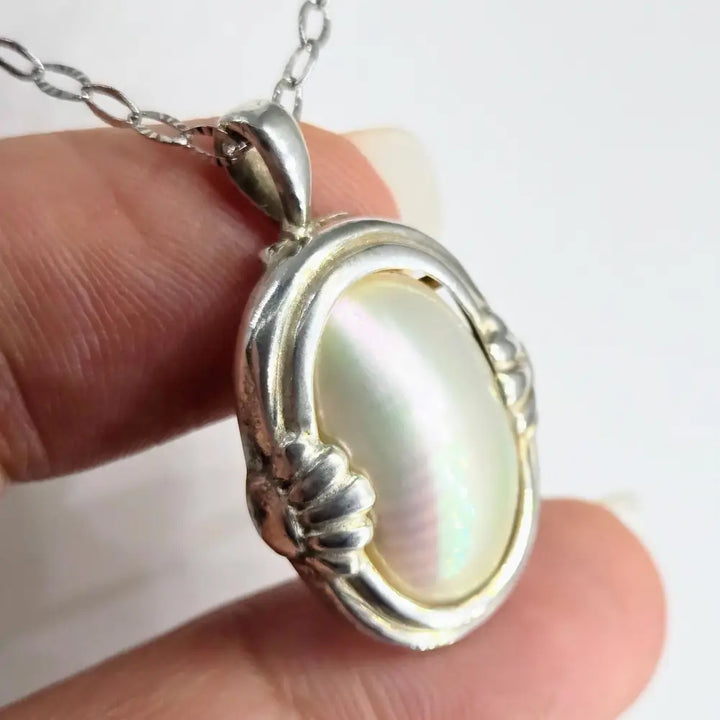 ?OLd & Nouveau’ Pendant Necklace - Mother of Pearl Sterling