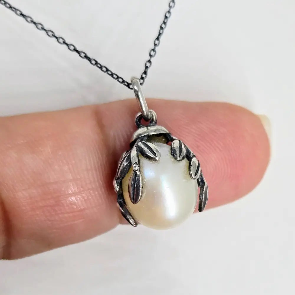 ?PEarl & Ivy’.75’’ Pendant Necklace - Pearl Sterling