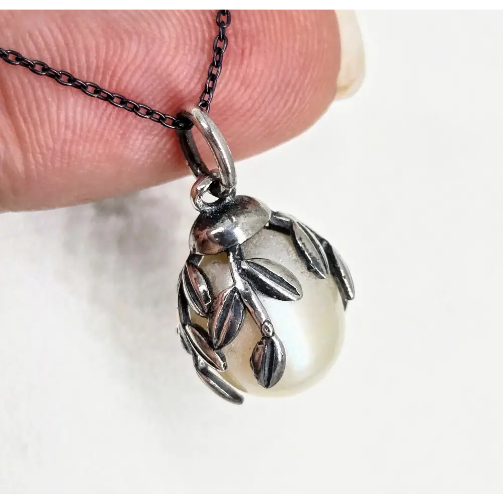 ?PEarl & Ivy’.75’’ Pendant Necklace - Pearl Sterling