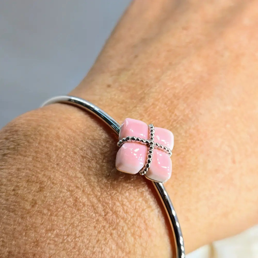 ?PRincess Flower’ Sz Med to Lg Bracelets - Tahitian Mop South Sea or Conch Anti-tarnish Sterling - Bracelet