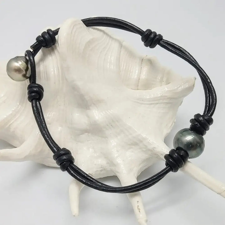 ?REbel Yell!’ Bracelets - Tahitian Pearls Leather - 9’’ w Black & Button Clasp - Bracelet