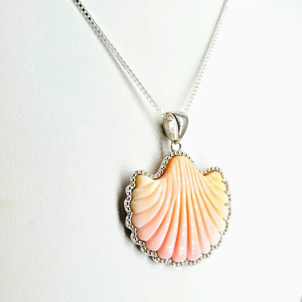 ?SCalloped Conch’ 1.25’’ Pendant Necklace - Conch Shell Anti-tarnish Sterling
