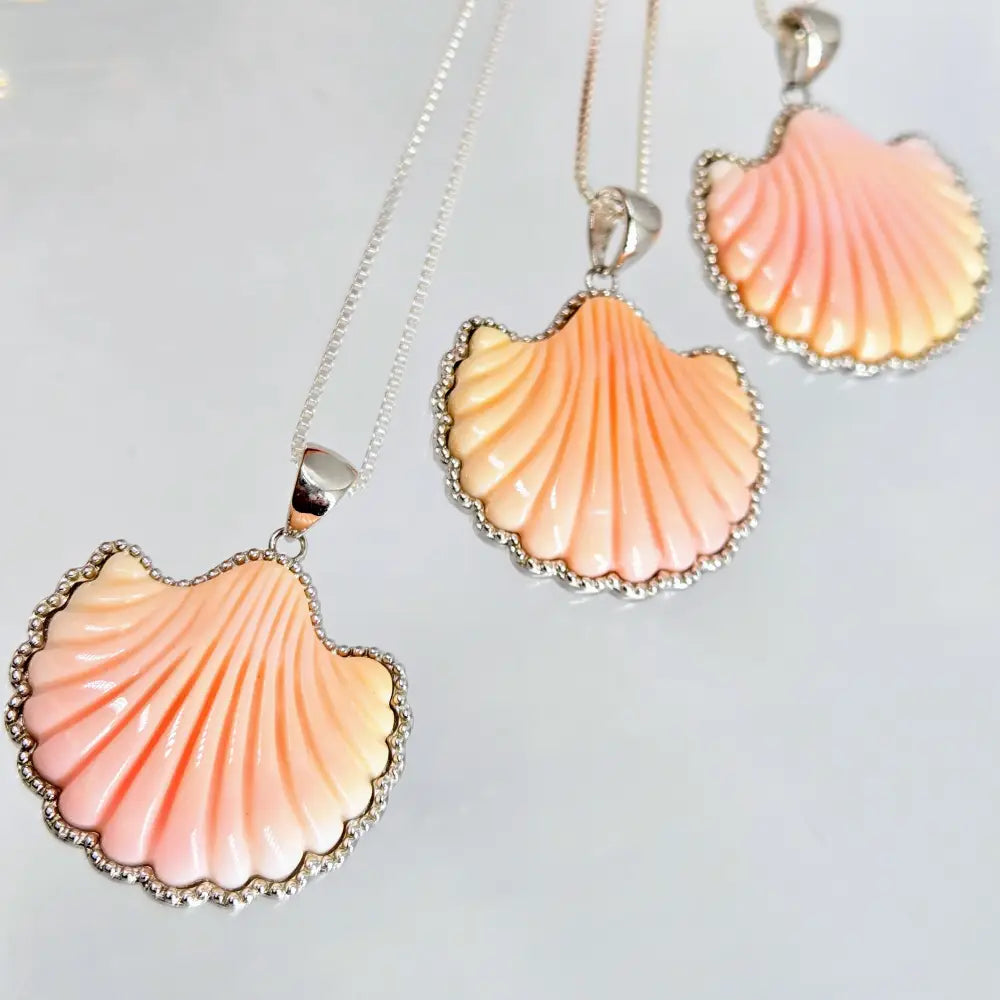 ?SCalloped Conch’ 1.25’’ Pendant Necklace - Conch Shell Anti-tarnish Sterling